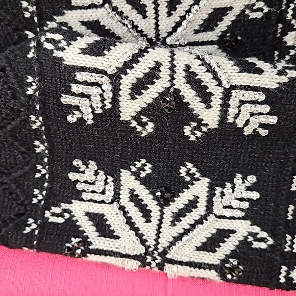 Wool & Cashmere Blend Zip Up Snowflake Sweater - Picture 2 of 6